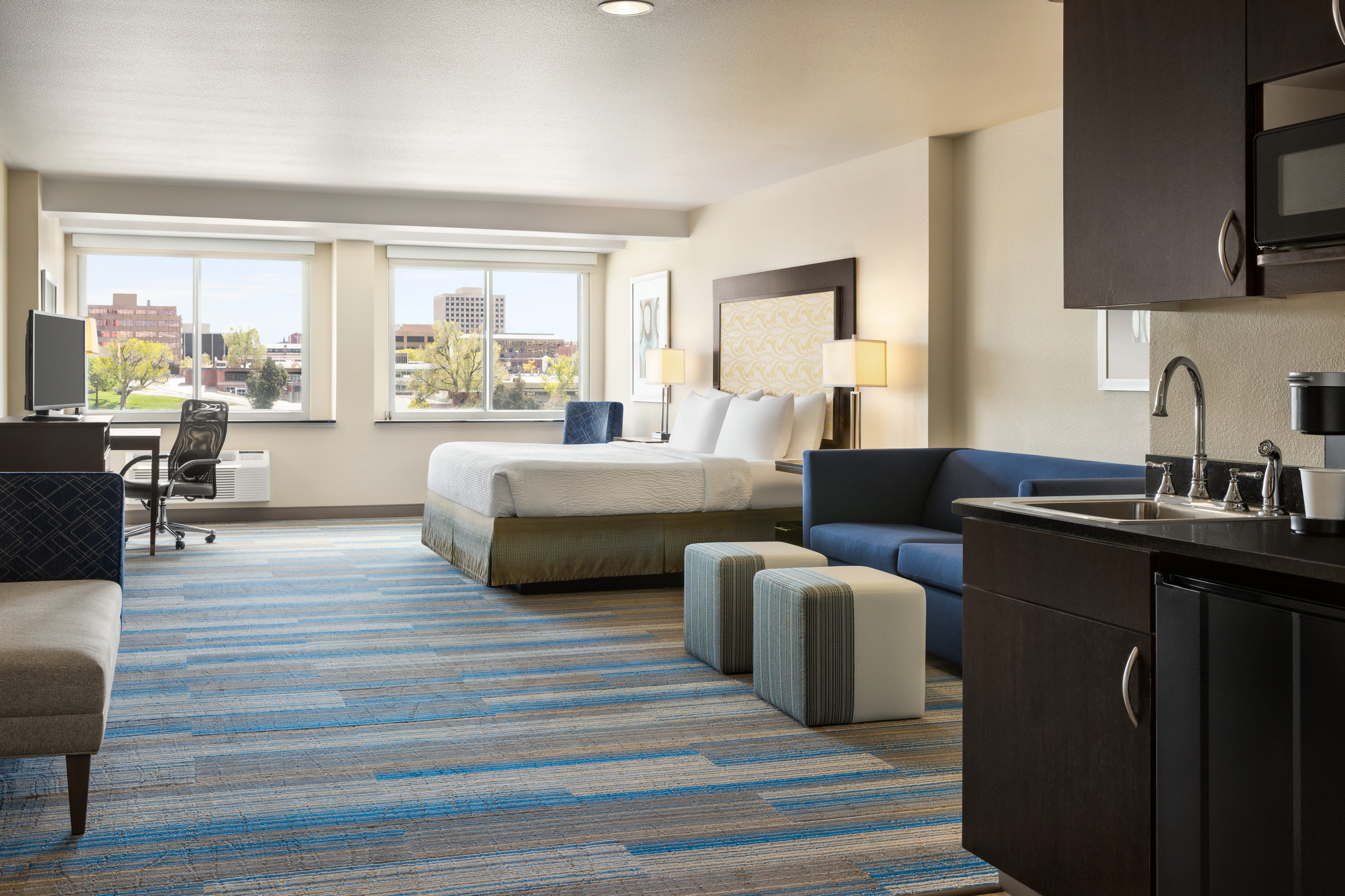 holiday inn express and suites colorado springs central by ihg