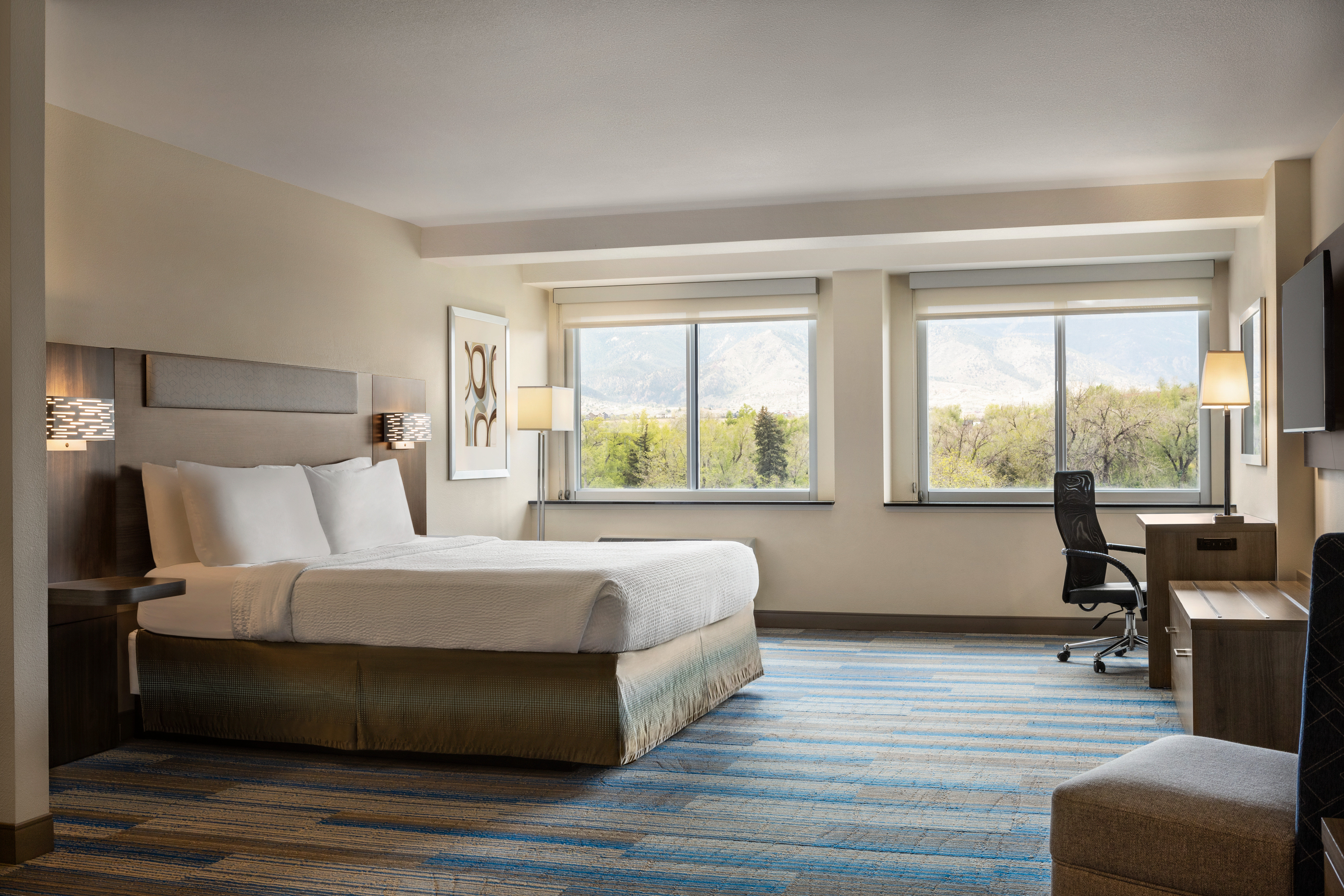 holiday inn express and suites colorado springs central by ihg