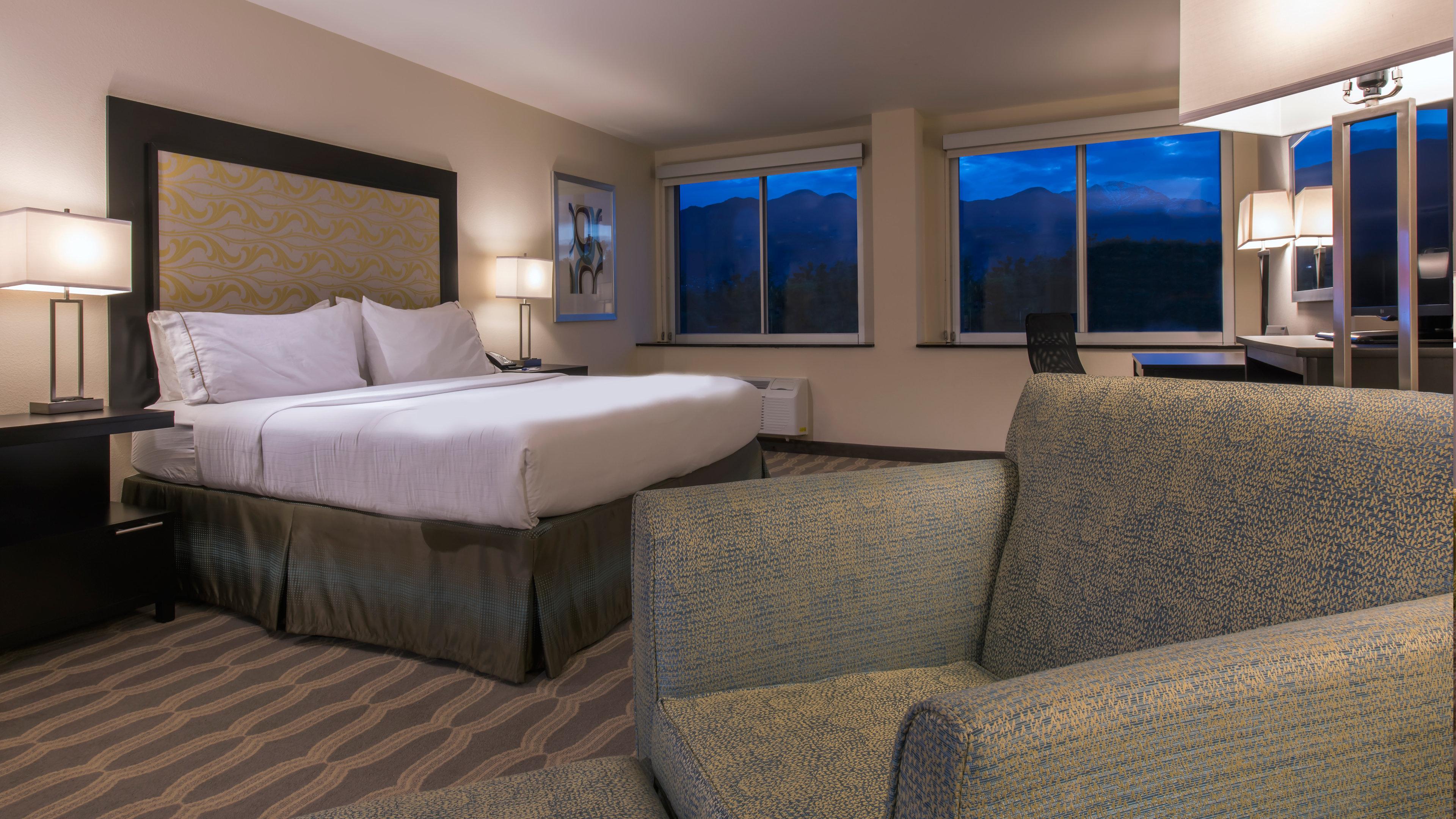 holiday inn express and suites colorado springs central by ihg