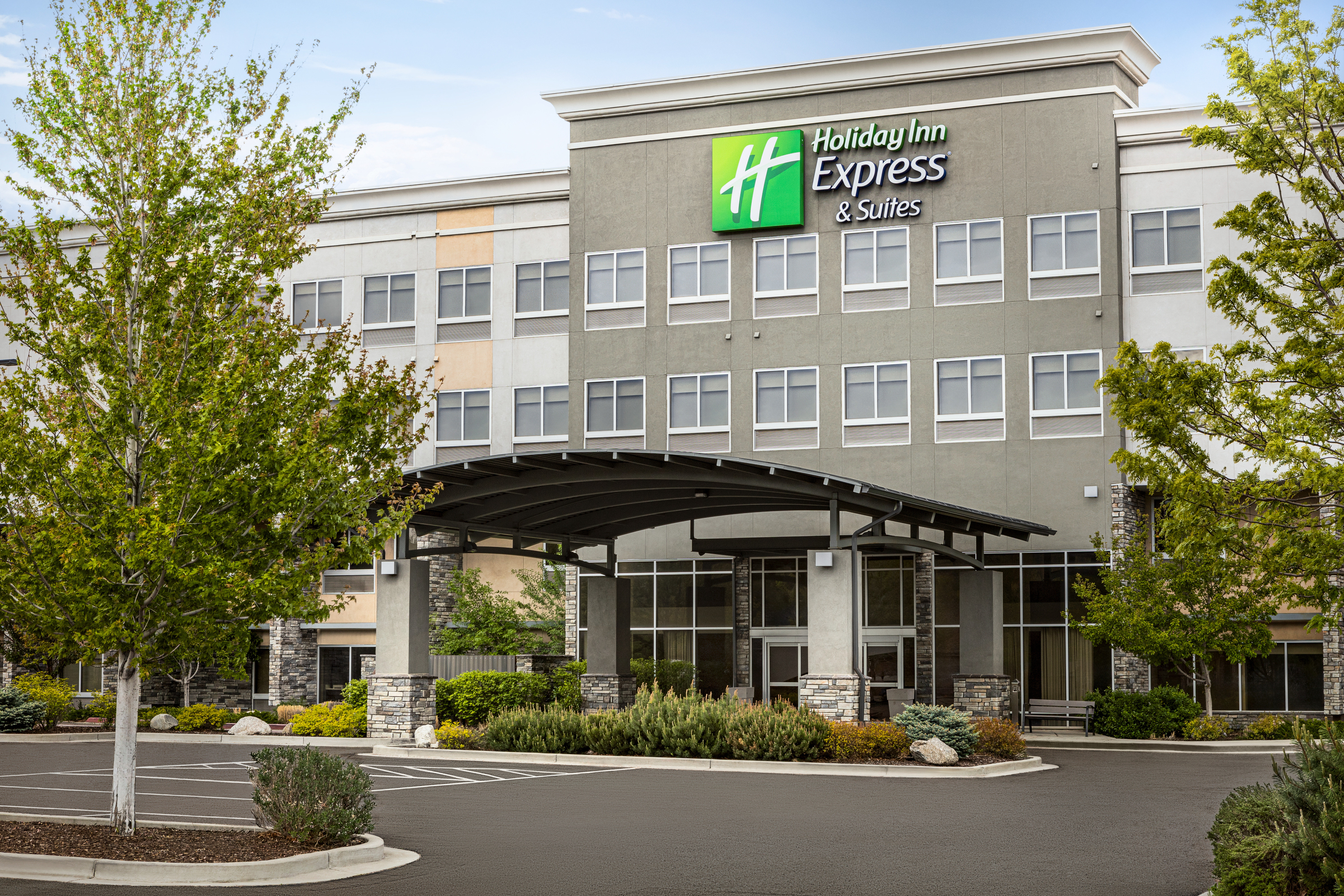 holiday inn express and suites colorado springs central by ihg