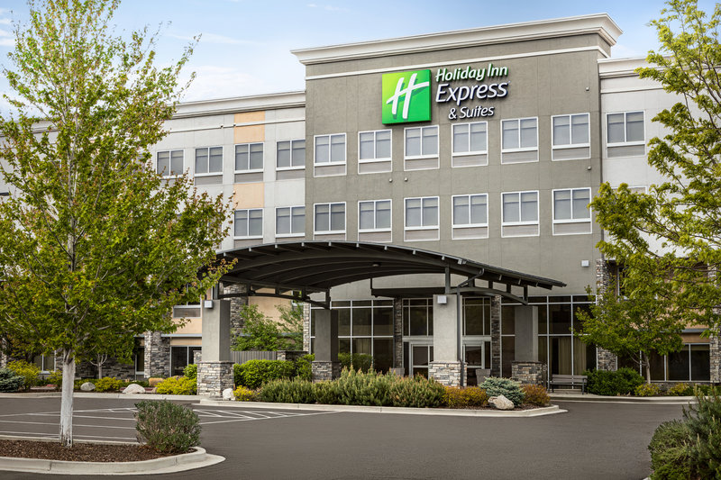 holiday inn express and suites colorado springs central by ihg