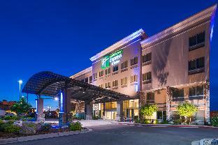 holiday inn express and suites colorado springs central by ihg