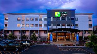 holiday inn express and suites colorado springs central by ihg