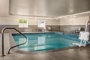 holiday inn express and suites colorado springs central by ihg