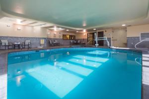 holiday inn express and suites colorado springs central by ihg