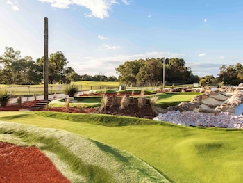 novotel swan valley vines resort
