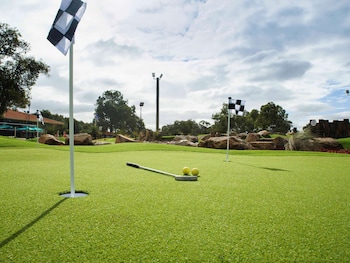 novotel swan valley vines resort