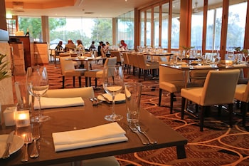 novotel swan valley vines resort