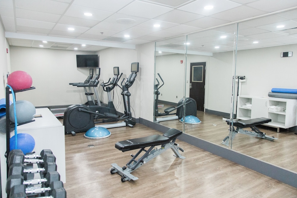 holiday inn express and suites columbia fort jackson by ihg
