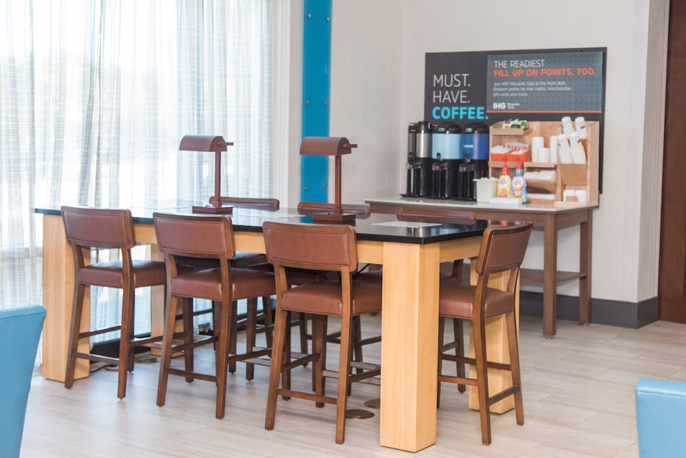 holiday inn express and suites columbia fort jackson by ihg