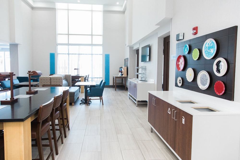 holiday inn express and suites columbia fort jackson by ihg