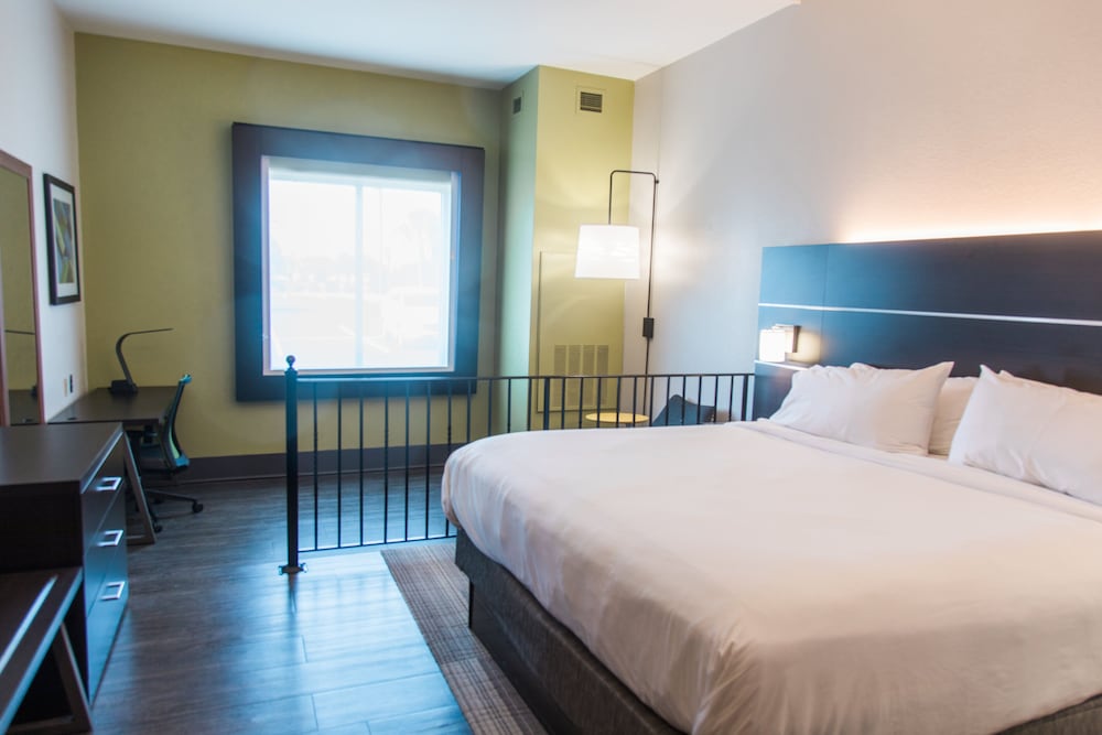 holiday inn express and suites columbia fort jackson by ihg
