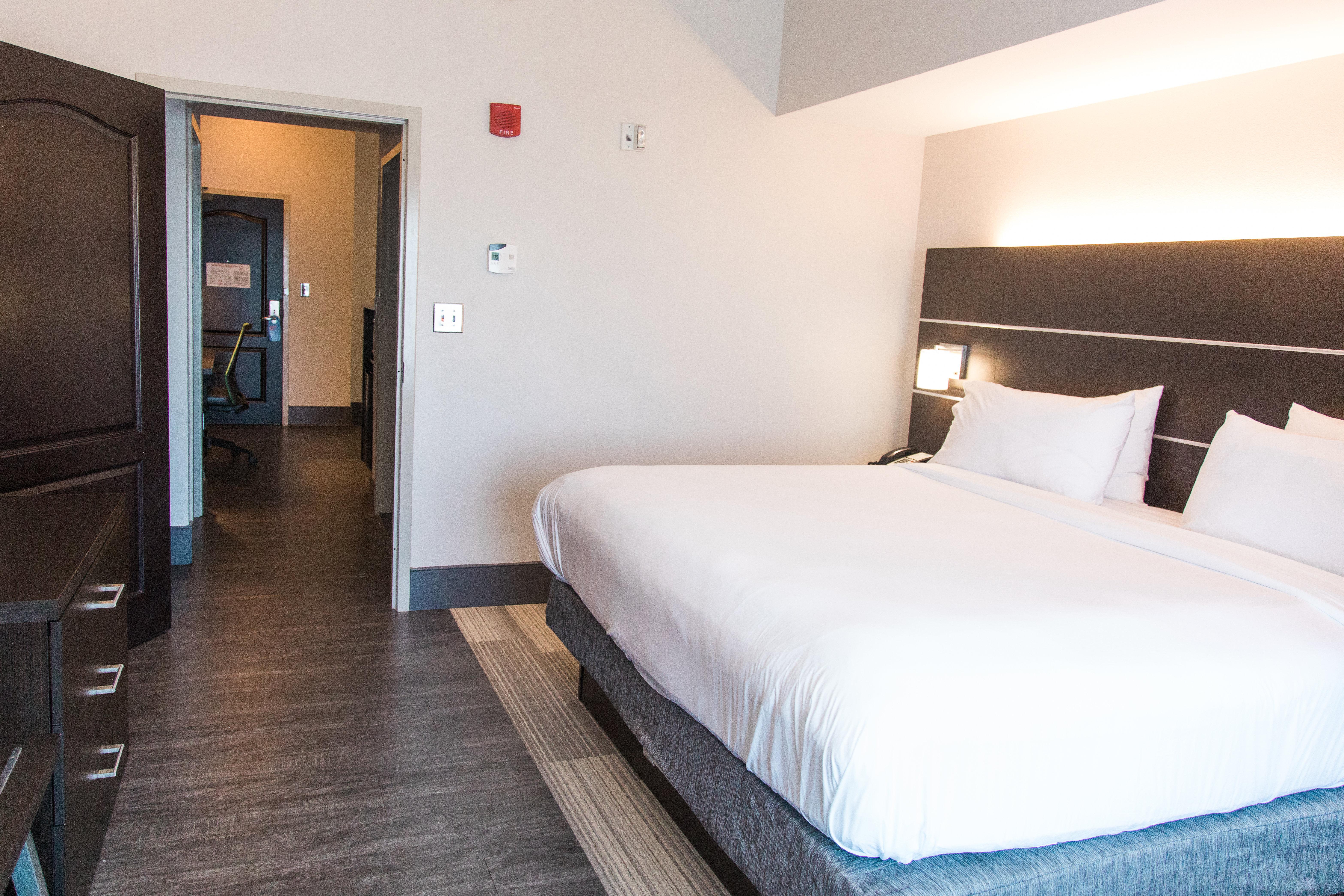 holiday inn express and suites columbia fort jackson by ihg
