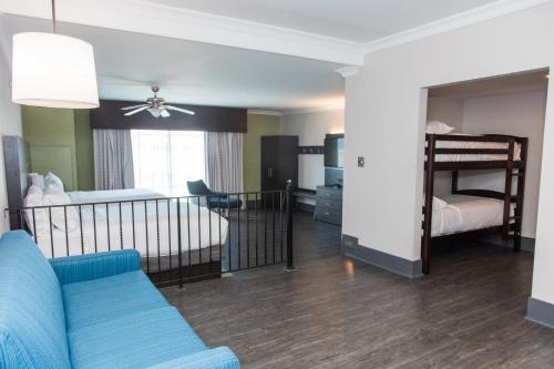 holiday inn express and suites columbia fort jackson by ihg