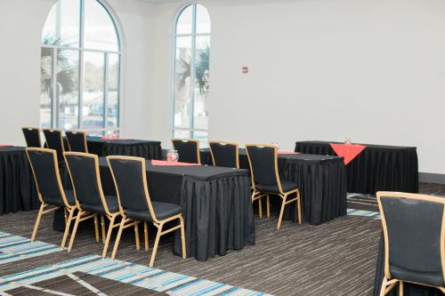 holiday inn express and suites columbia fort jackson by ihg