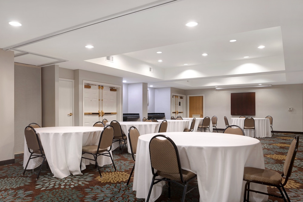 staybridge suites tallahassee by ihg