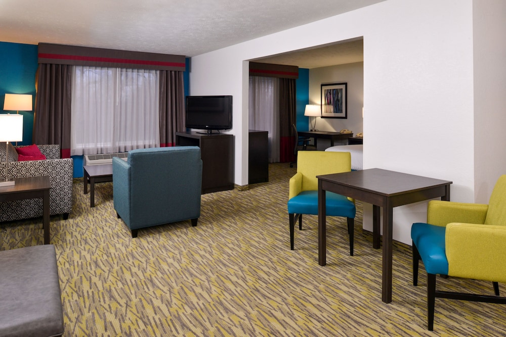 holiday inn express and suites omaha west by ihg