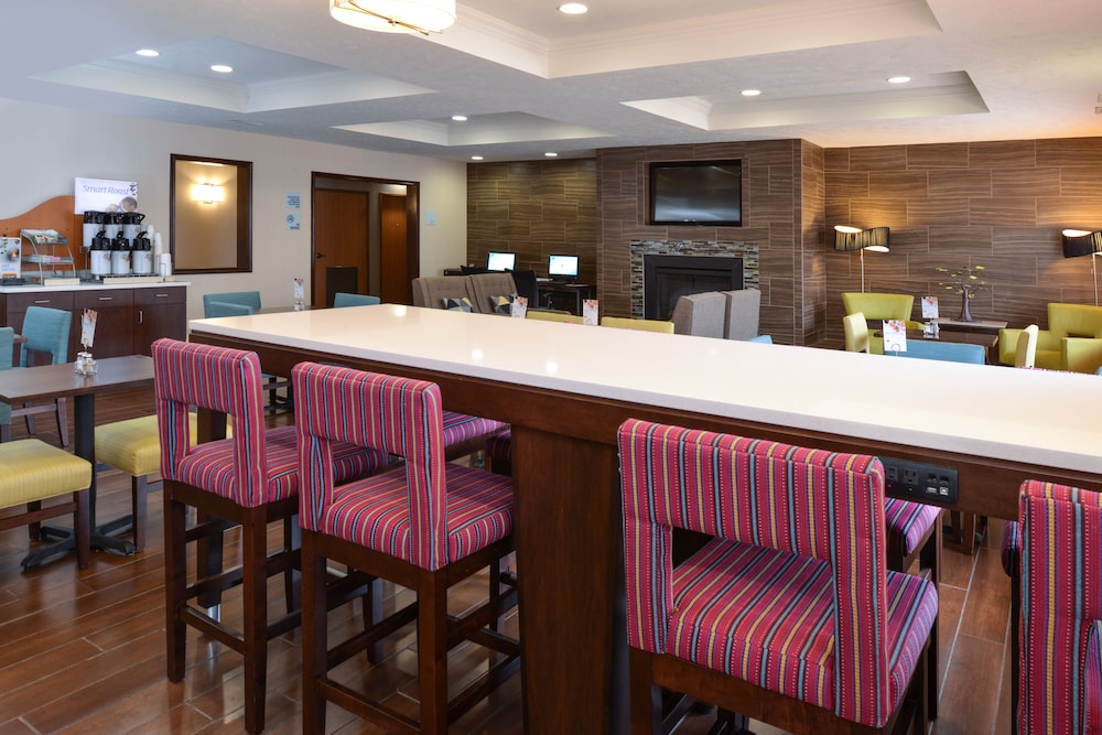 holiday inn express and suites omaha west by ihg