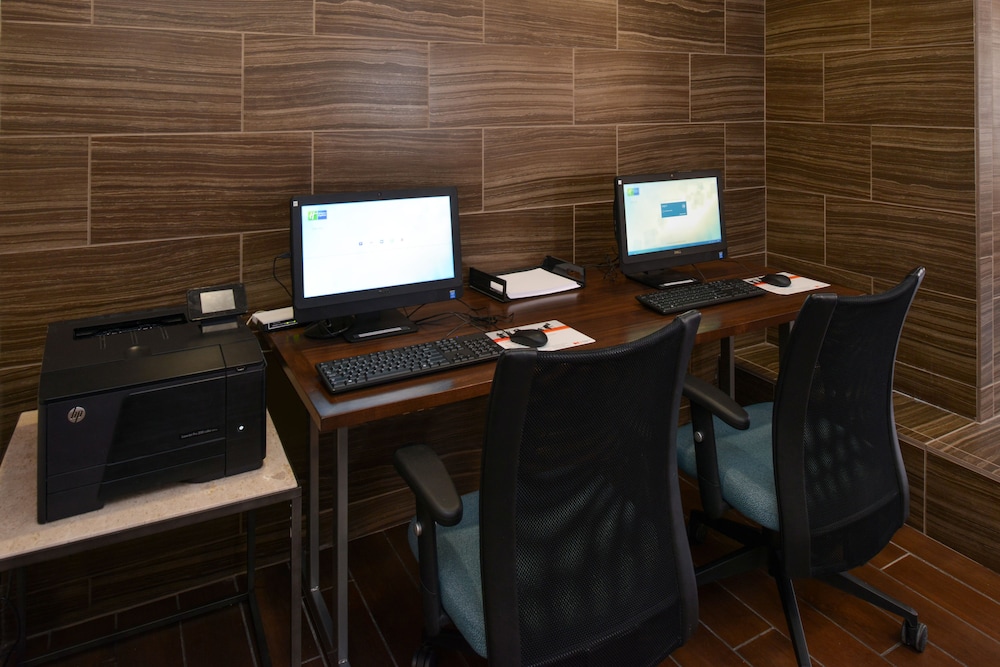 holiday inn express and suites omaha west by ihg