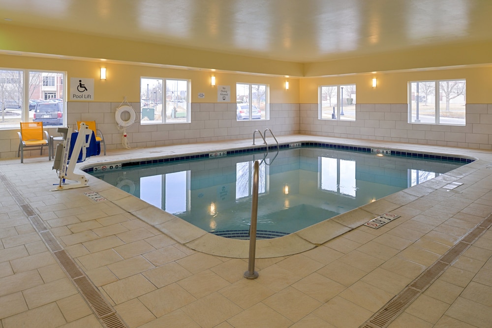 holiday inn express and suites omaha west by ihg