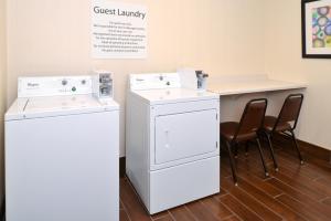 Holiday Inn Express & Suites Omaha West By Ihg,Millard>>Douglas,3 star