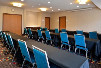 holiday inn express and suites omaha west by ihg