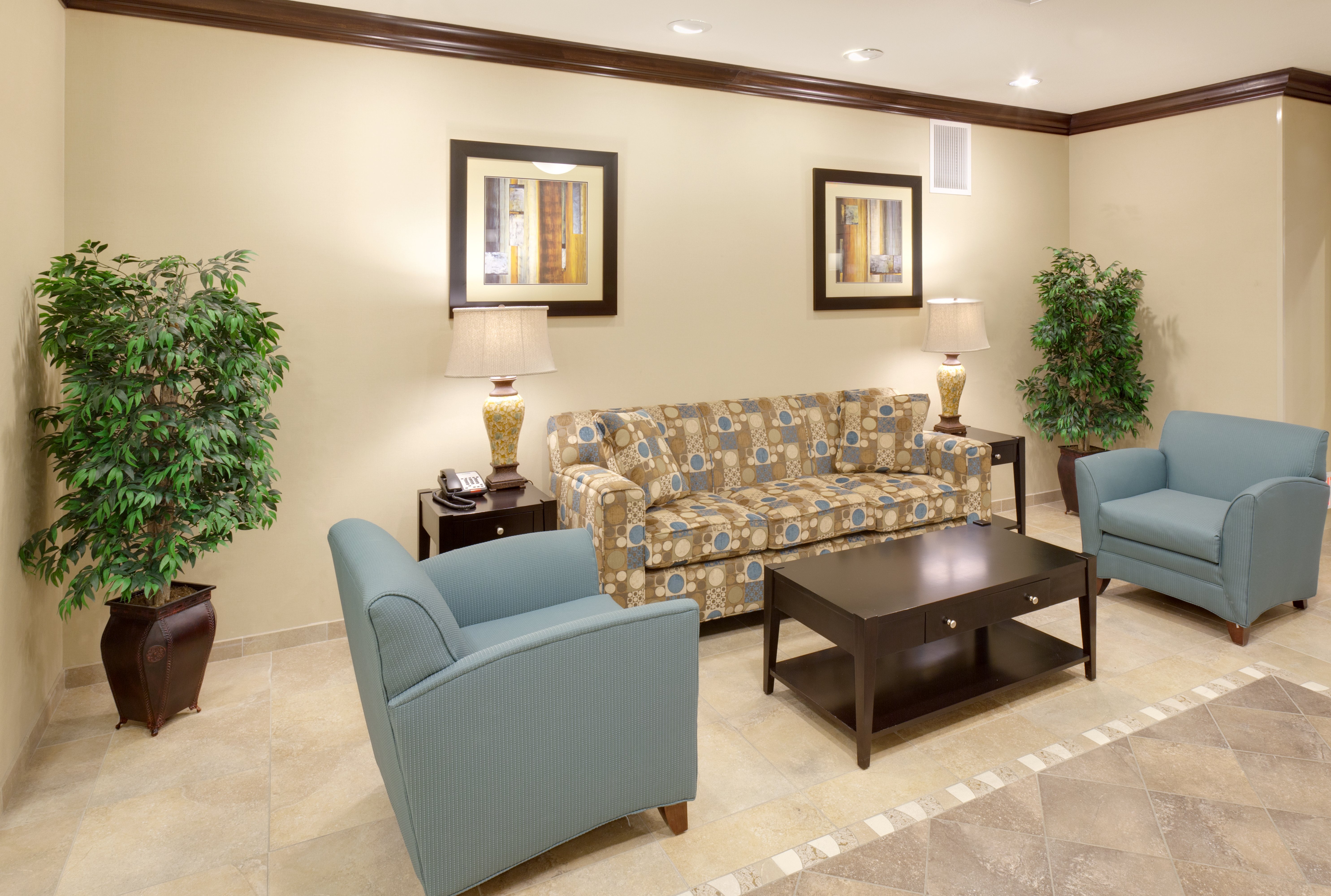 holiday inn express and suites omaha i 80 by ihg