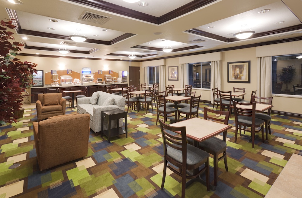 holiday inn express and suites omaha i 80 by ihg