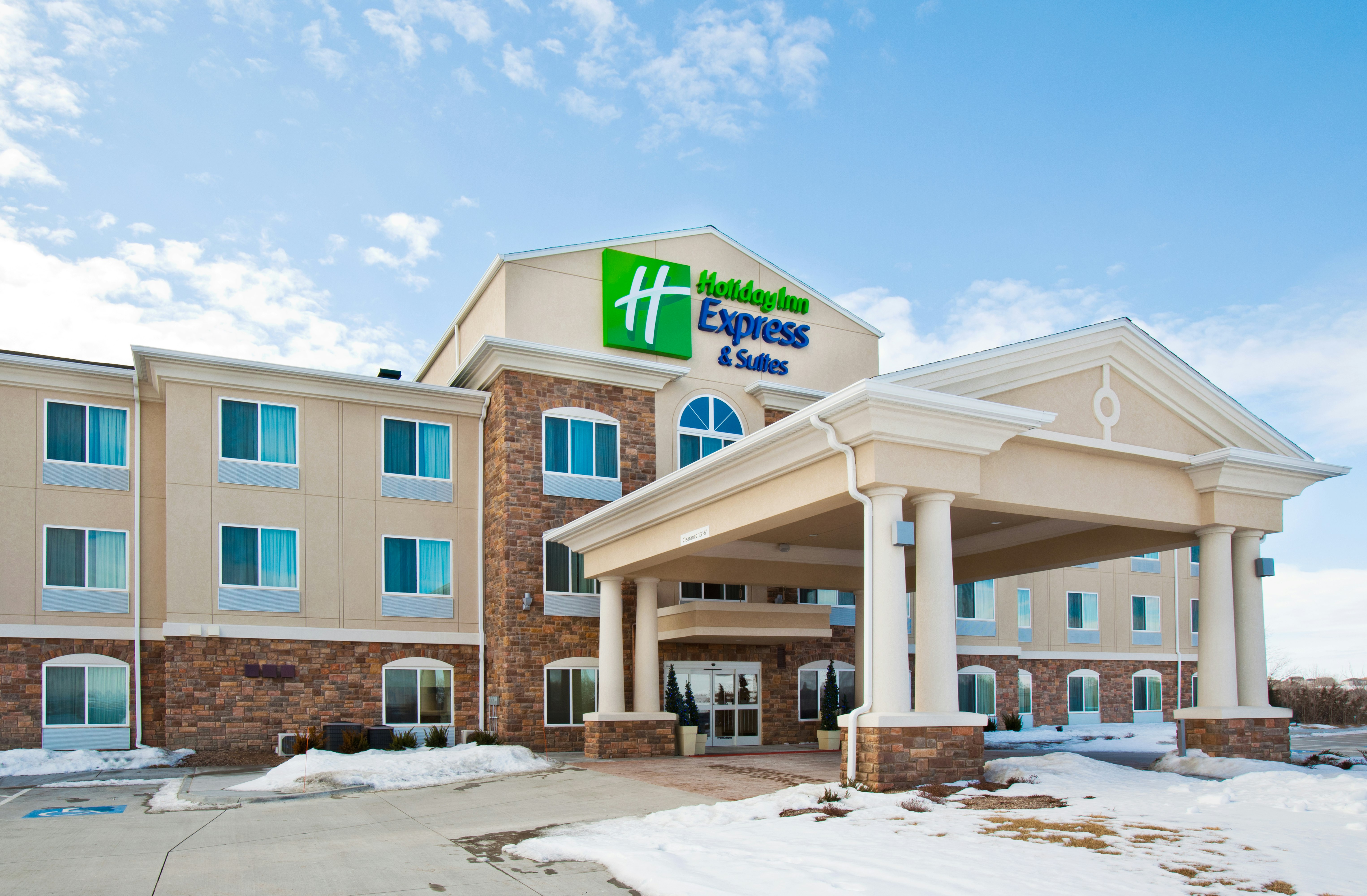holiday inn express and suites omaha i 80 by ihg