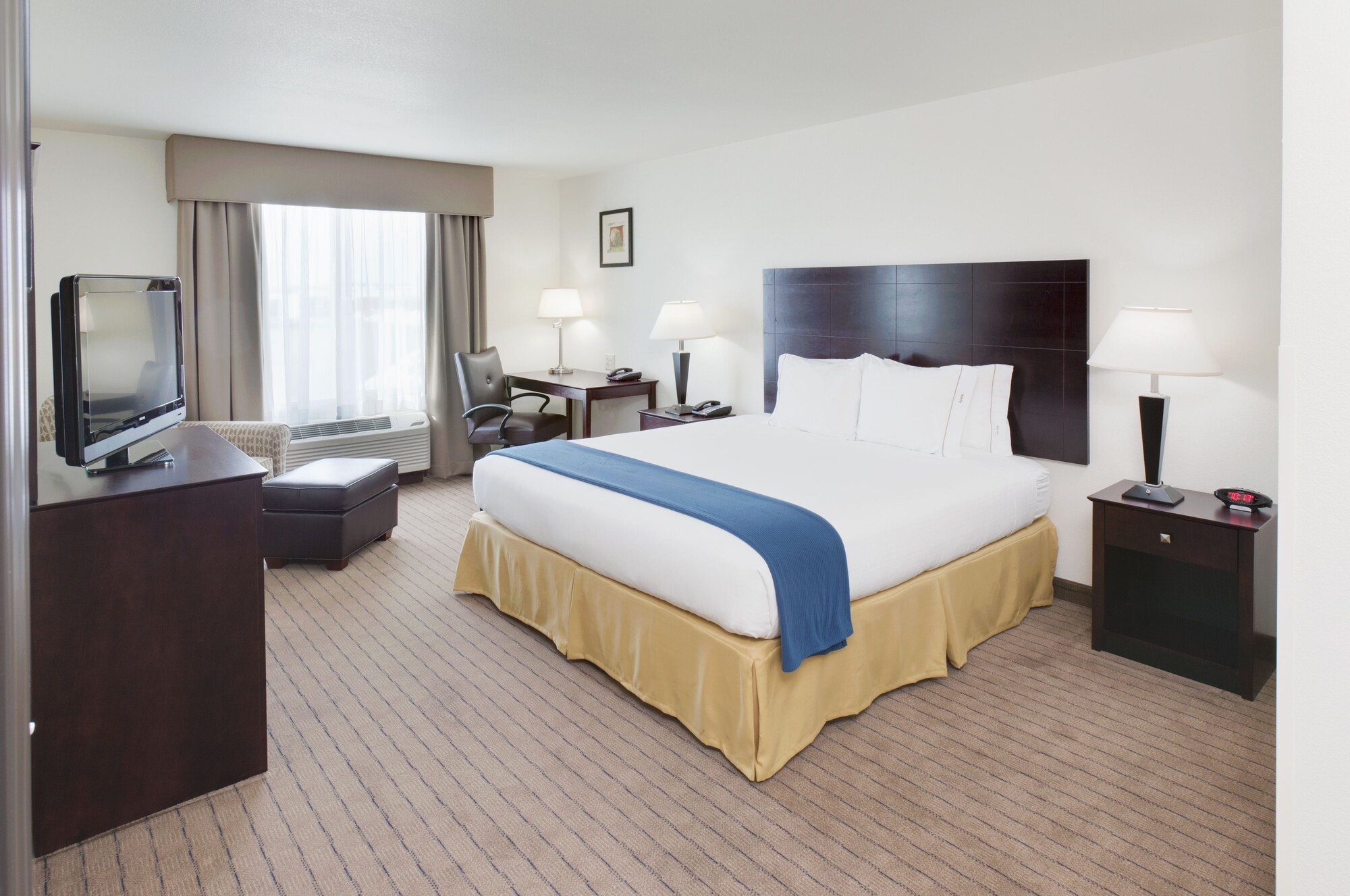holiday inn express and suites omaha i 80 by ihg