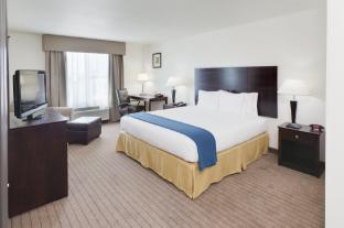 holiday inn express and suites omaha i 80 by ihg