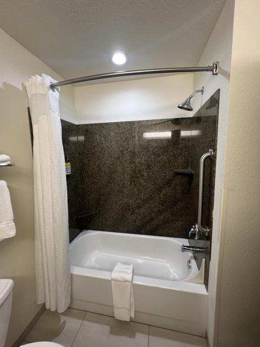 holiday inn express and suites omaha i 80 by ihg