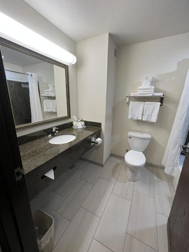 holiday inn express and suites omaha i 80 by ihg