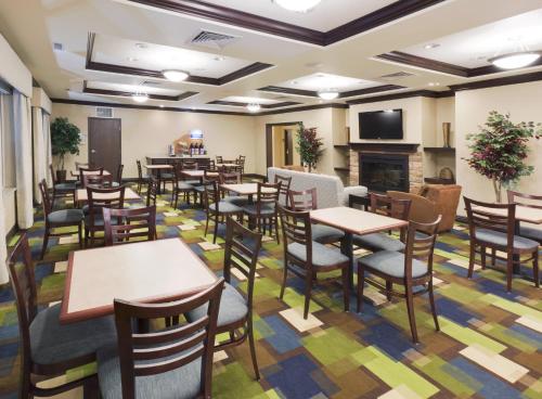 holiday inn express and suites omaha i 80 by ihg