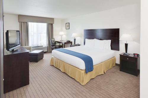 holiday inn express and suites omaha i 80 by ihg