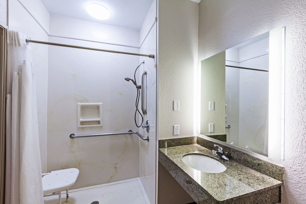 holiday inn express and suites tulsa s broken arro