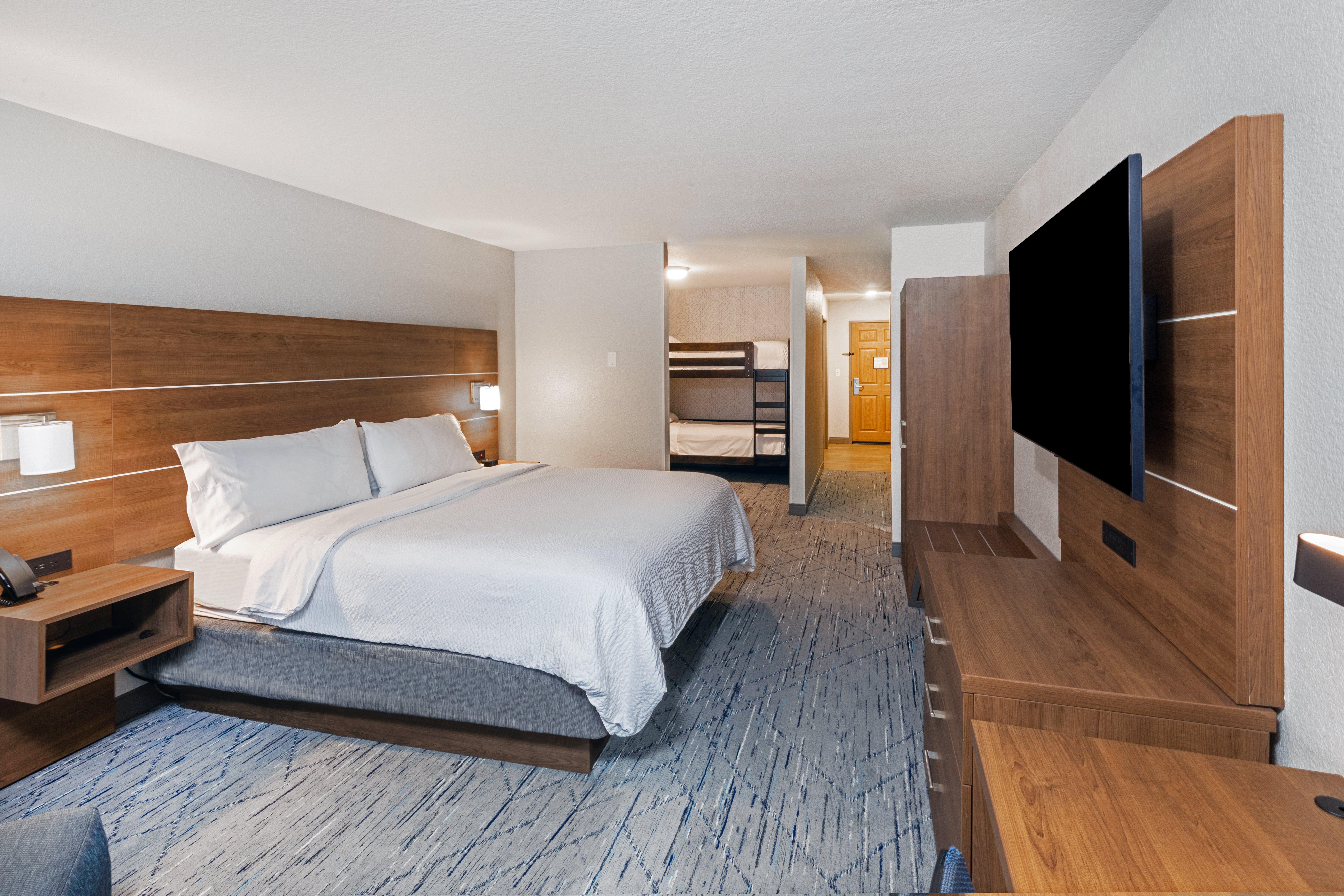 holiday inn express and suites tulsa s broken arro