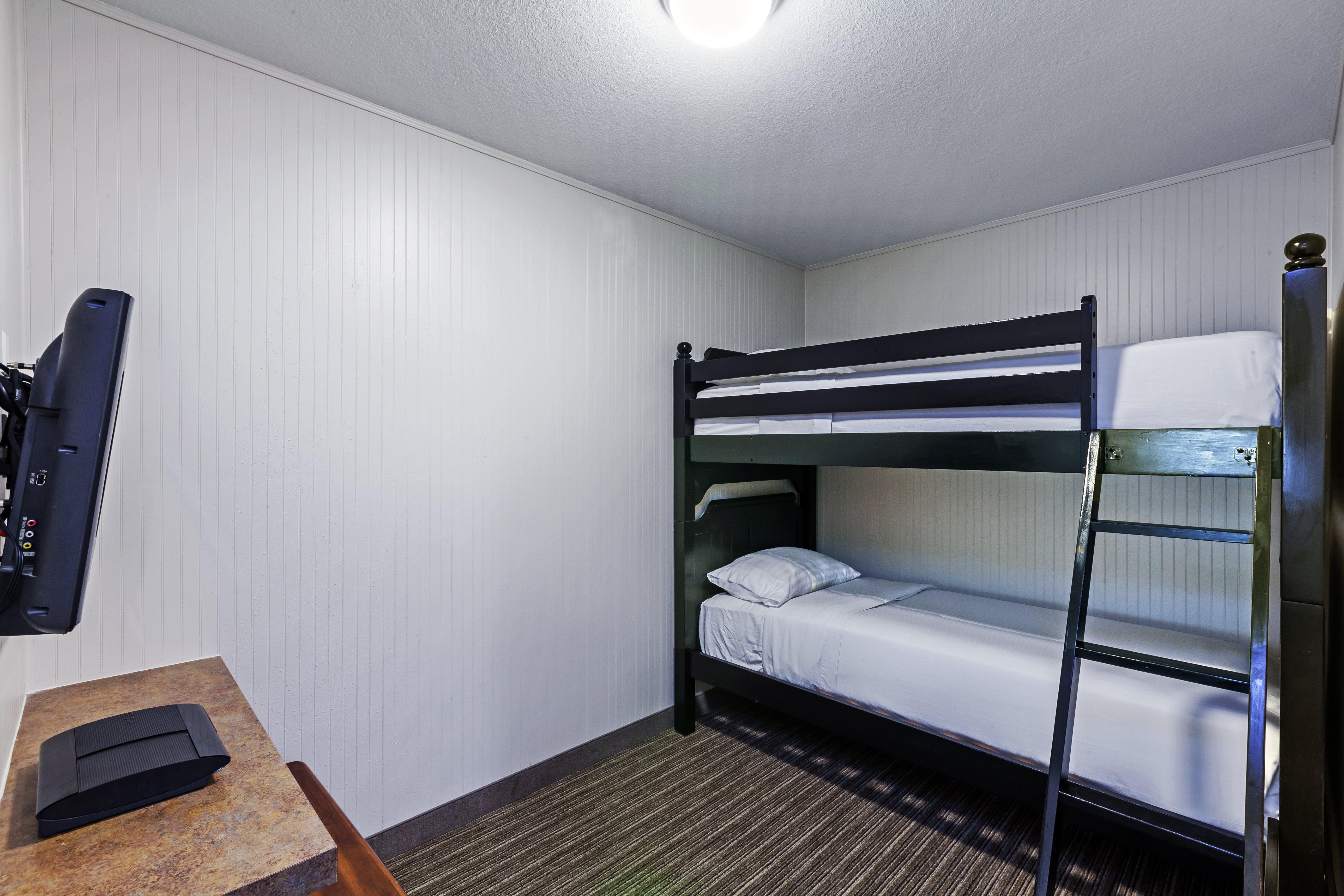 holiday inn express and suites tulsa s broken arro