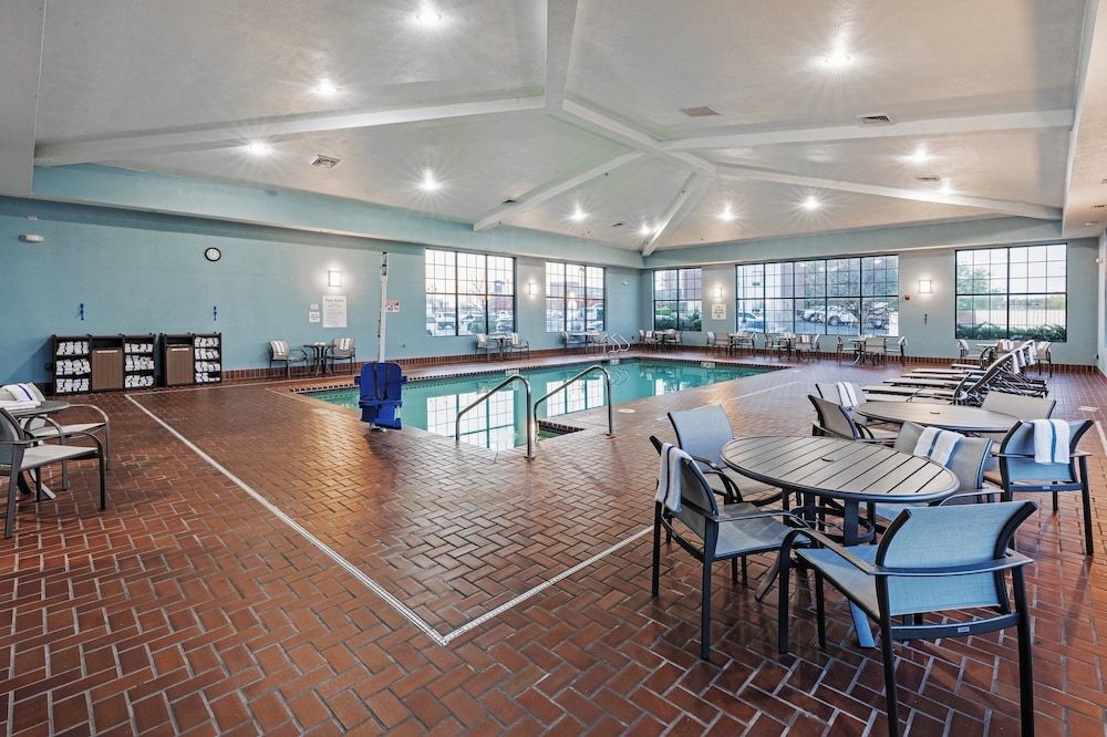 holiday inn express and suites tulsa s broken arro