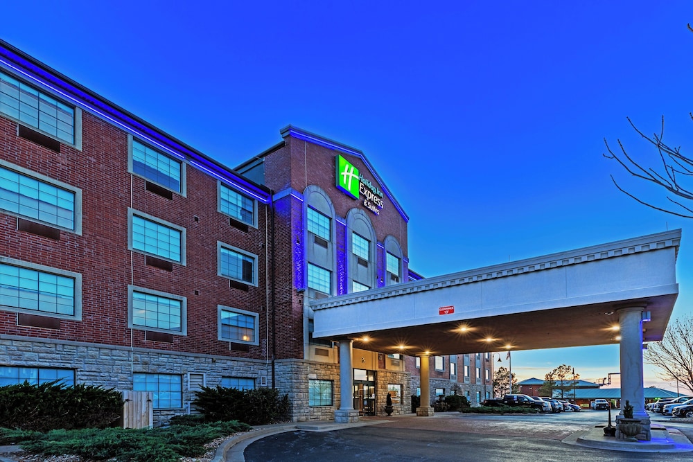 holiday inn express and suites tulsa s broken arro