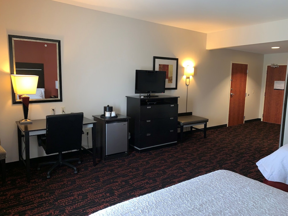 hampton inn and suites tulsa tulsa hills