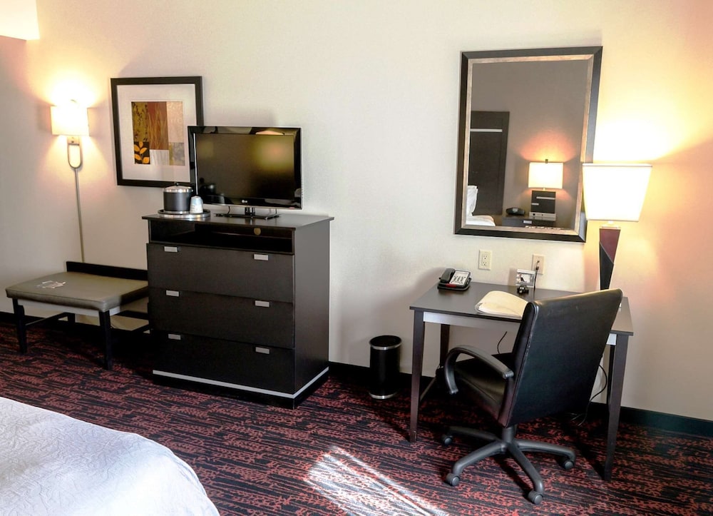 hampton inn and suites tulsa tulsa hills