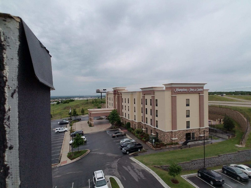 hampton inn and suites tulsa tulsa hills