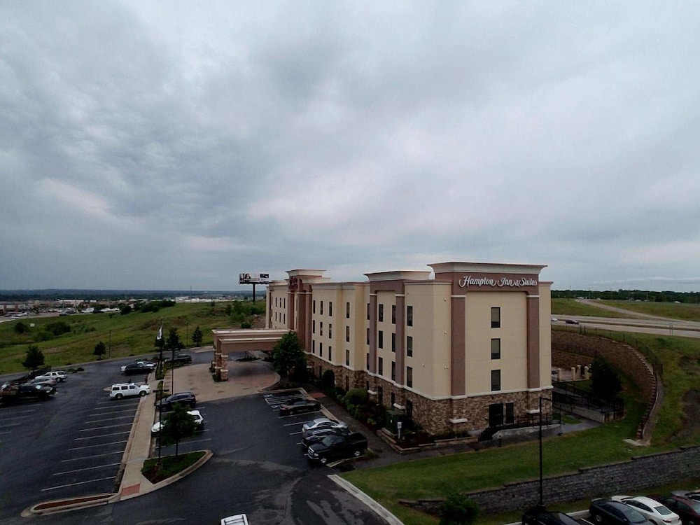 hampton inn and suites tulsa tulsa hills