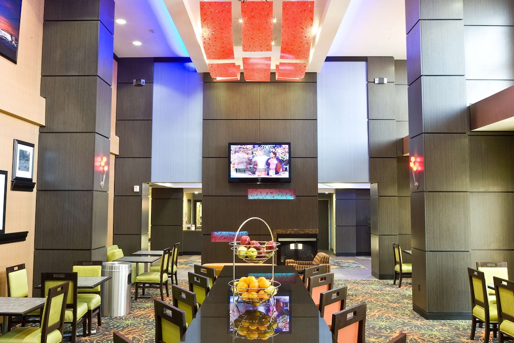hampton inn and suites tulsa central