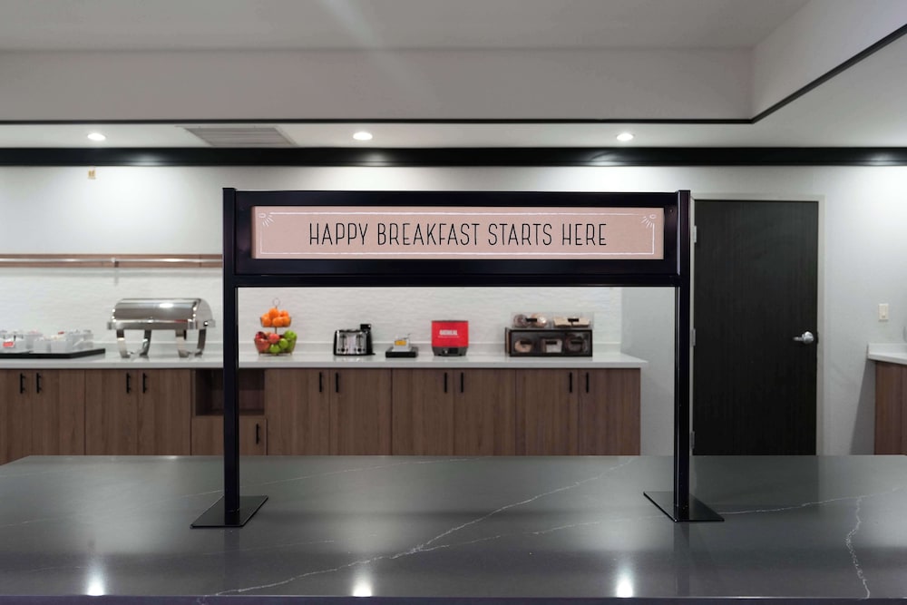 hampton inn and suites tulsa central
