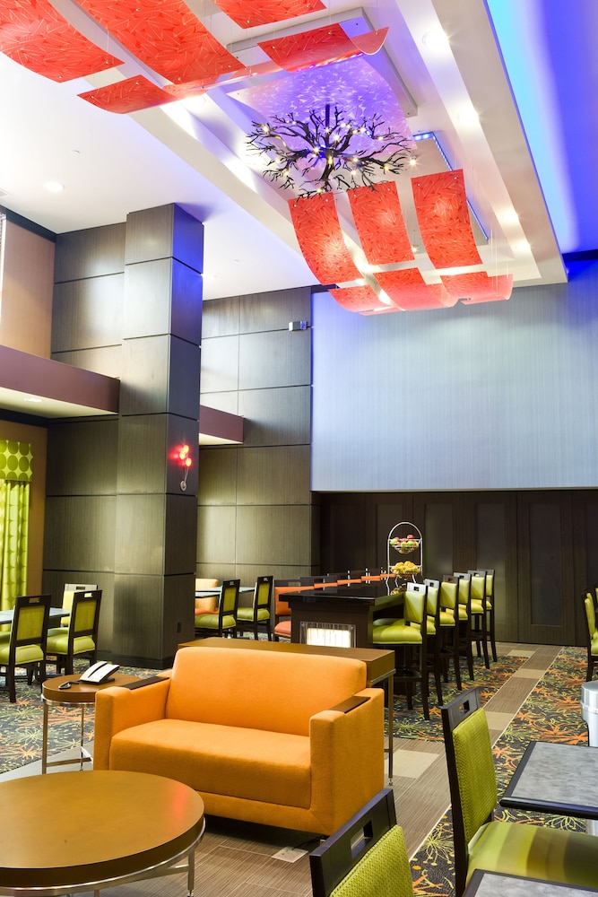hampton inn and suites tulsa central