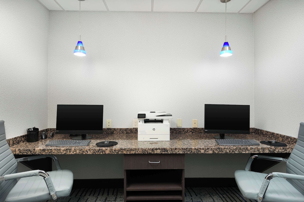 hampton inn and suites tulsa central