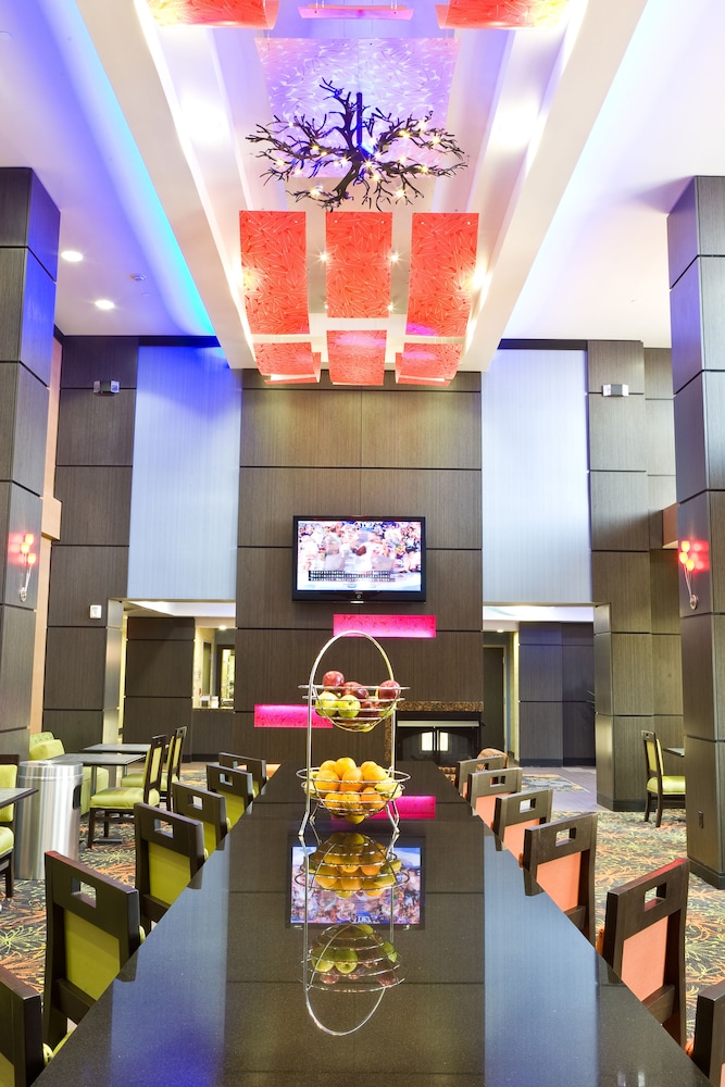 hampton inn and suites tulsa central