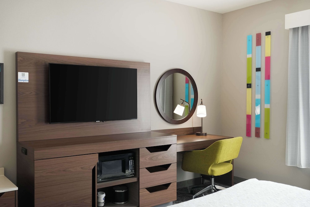 hampton inn and suites tulsa central